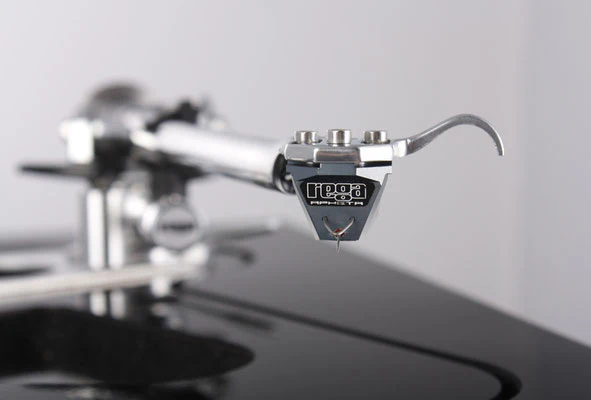 Rega Planar 10 – giradischi